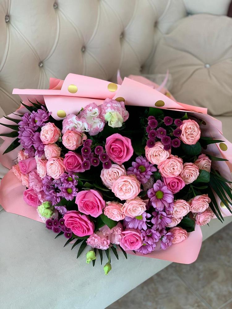 Букет цветов из: Хризантемы, Розы и Лизиантусы в Нижней Шиловке