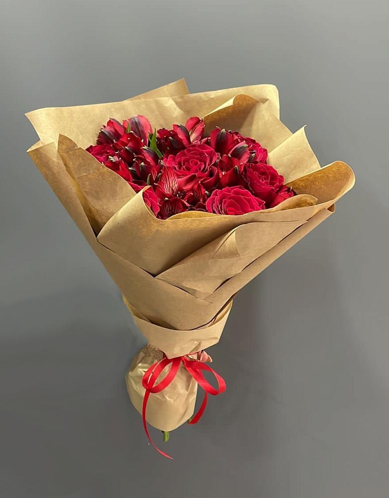 Букет цветов из: Альстромерии и Розы в Нижней Шиловке