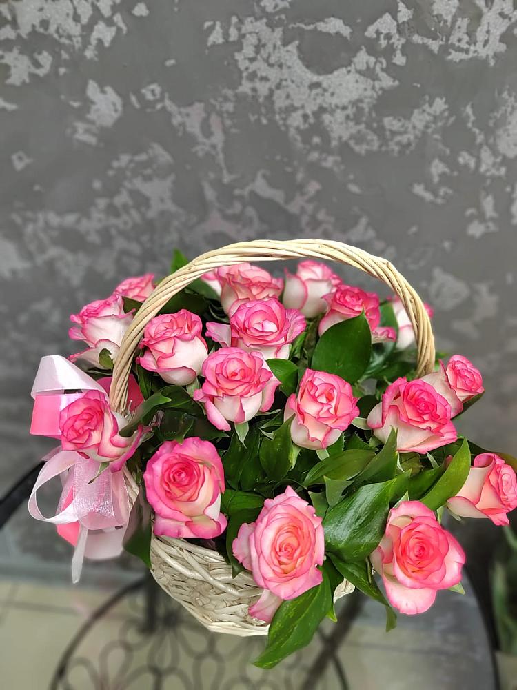 Цветочная композиция из Розы в корзине в Нижней Шиловке