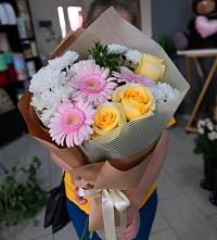 Букет цветов из:  Герберы, Розы и Хризантемы в Нижней Шиловке