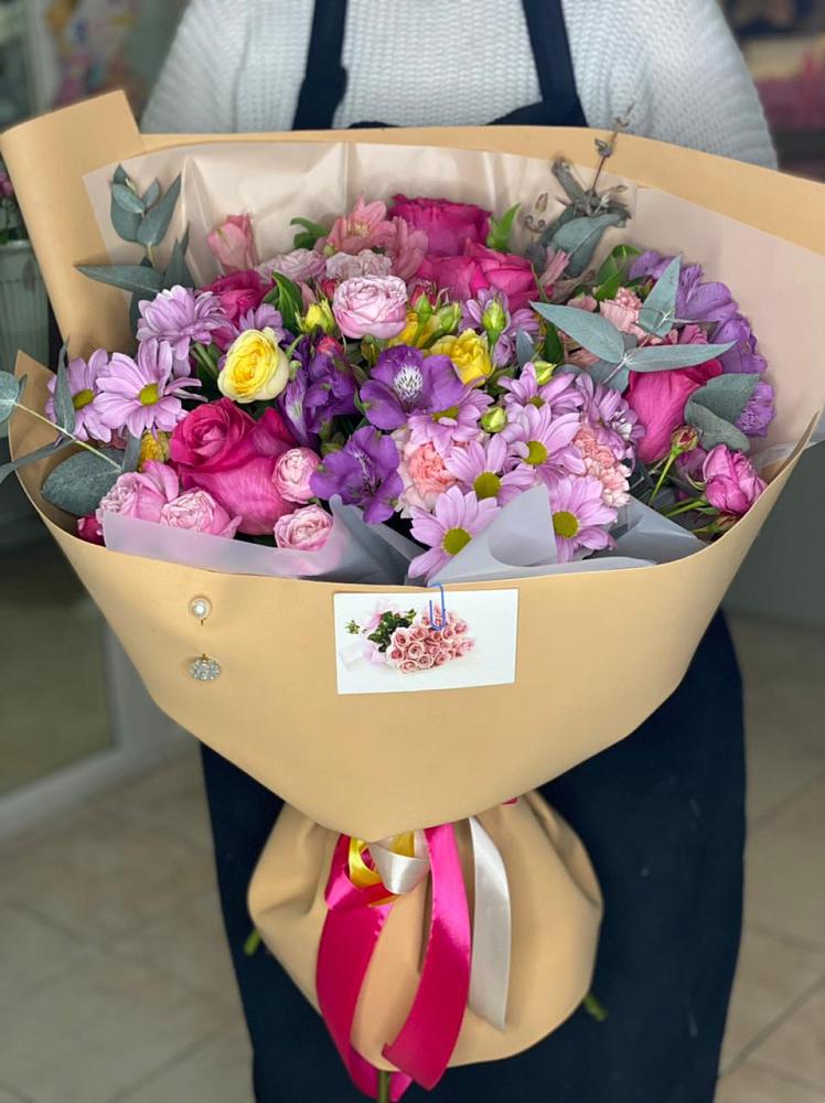 Букет цветов из: Хризантемы, Гвоздики и Альстромерии в Нижней Шиловке