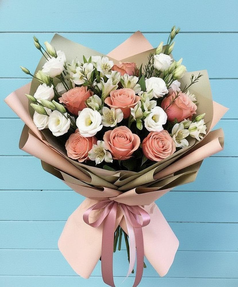 Букет цветов из: Розы, Альстромерии и Лизиантусы в Нижней Шиловке