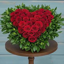 Цветочная композиция из Розы в виде сердца в Нижней Шиловке