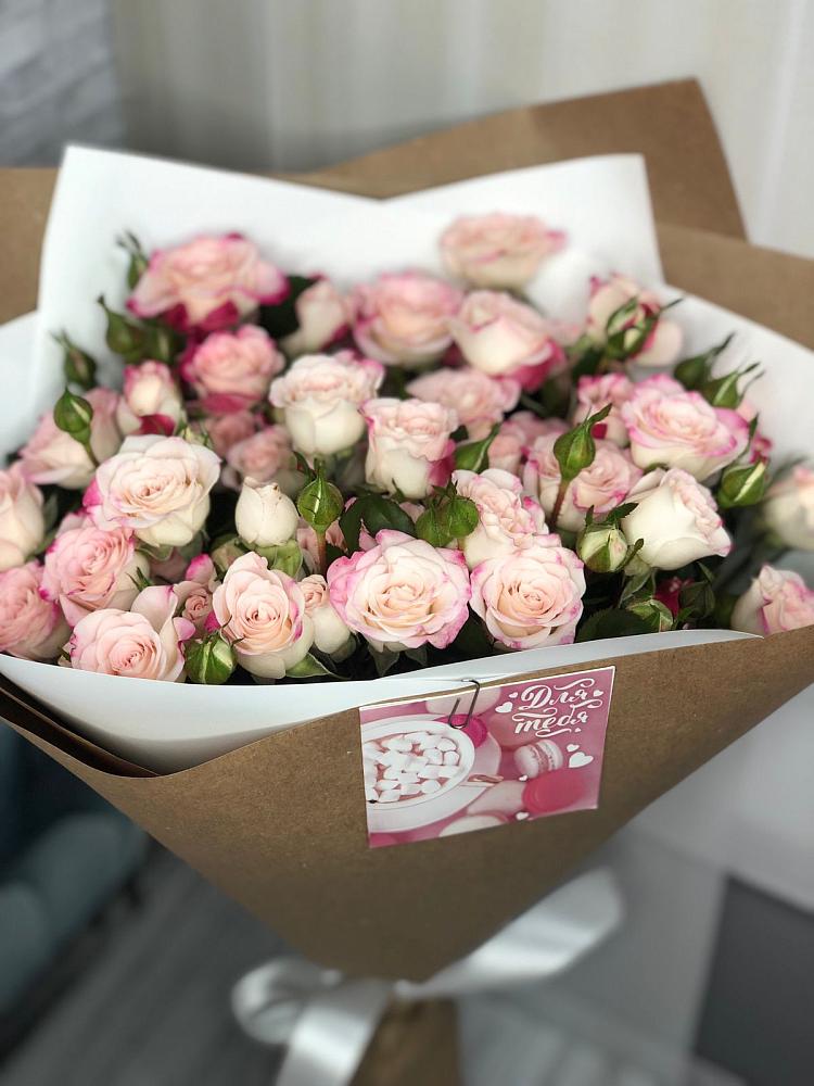 Букет цветов из: Розы в Нижней Шиловке