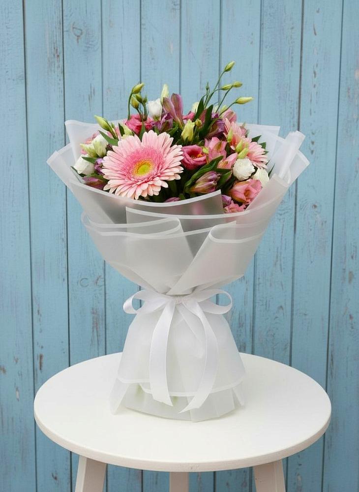 Букет цветов из: Герберы, Альстромерии и Лизиантусы в Нижней Шиловке