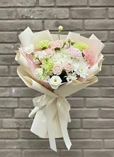 Букет цветов из:  Гвоздики, Розы, Лизиантусы и Хризантемы в Нижней Шиловке