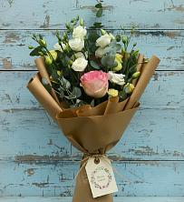 Букет цветов из:  Розы и Лизиантусы в Нижней Шиловке