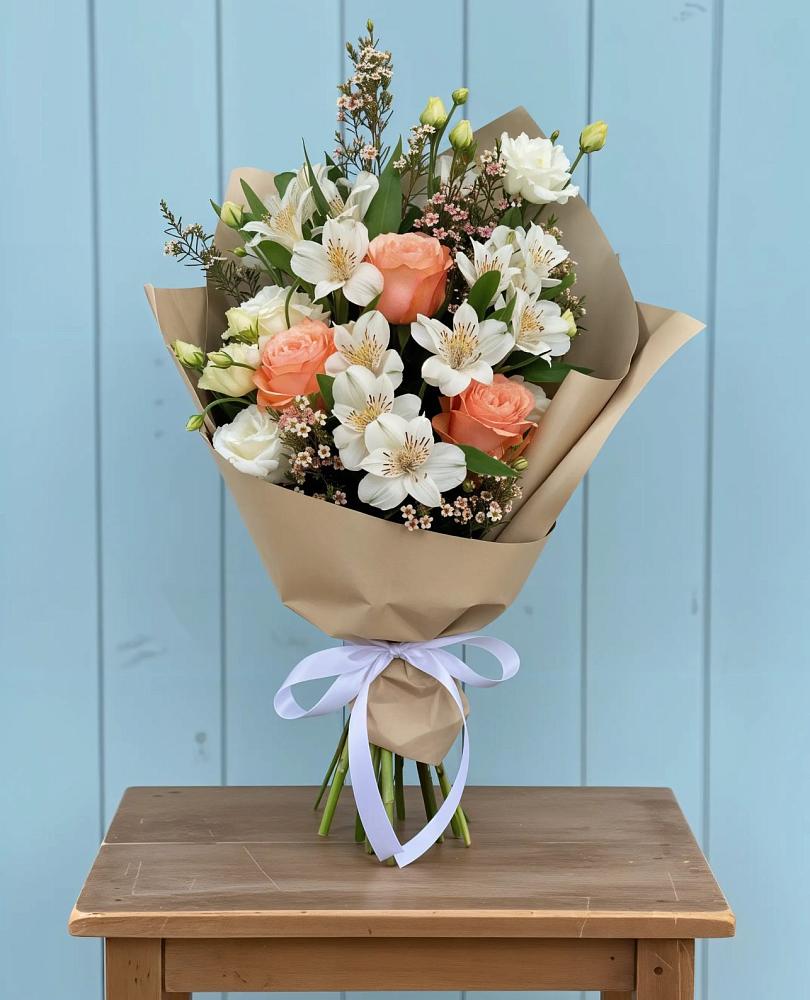 Букет цветов из: Альстромерии, Лизиантусы, Розы и Хризантемы в Нижней Шиловке
